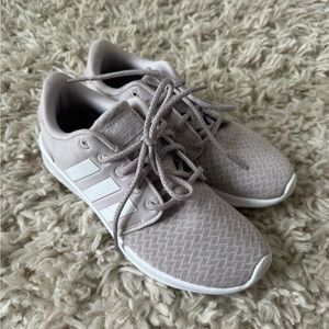 Adidas cloud foam shoes